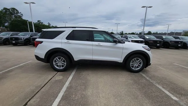 New 2026 Star White Metallic Tri-Coat Ford Active image 10