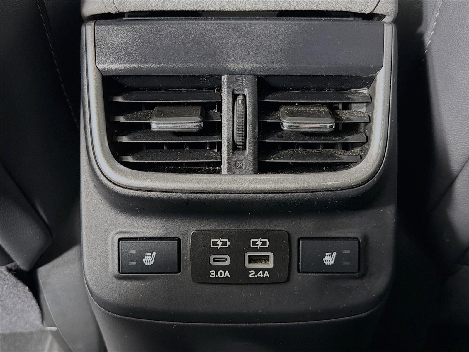 Used 2025 Ice Silver Metallic Subaru Limited image 29