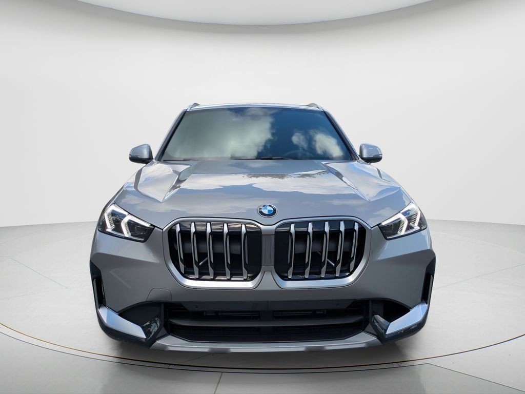 Used 2026 Silver BMW xDrive28i image 3