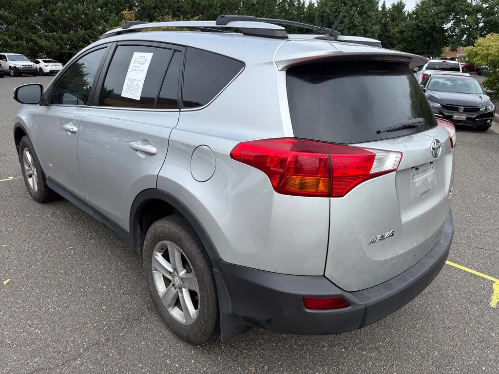 Used 2013 Silver Toyota XLE image 5
