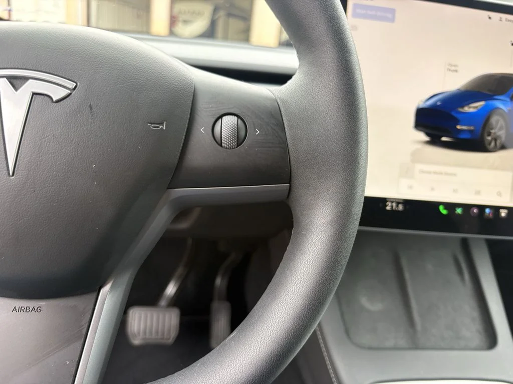 Used 2024  Tesla Long Range image 17