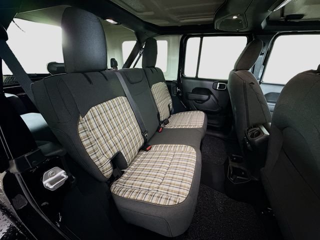 New 2026 Black Clear-Coat Exterior Paint Jeep 85th Anniversary Edition image 25