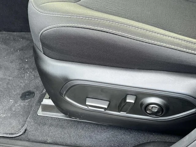 Used 2025 Gray Jeep Laredo X image 28