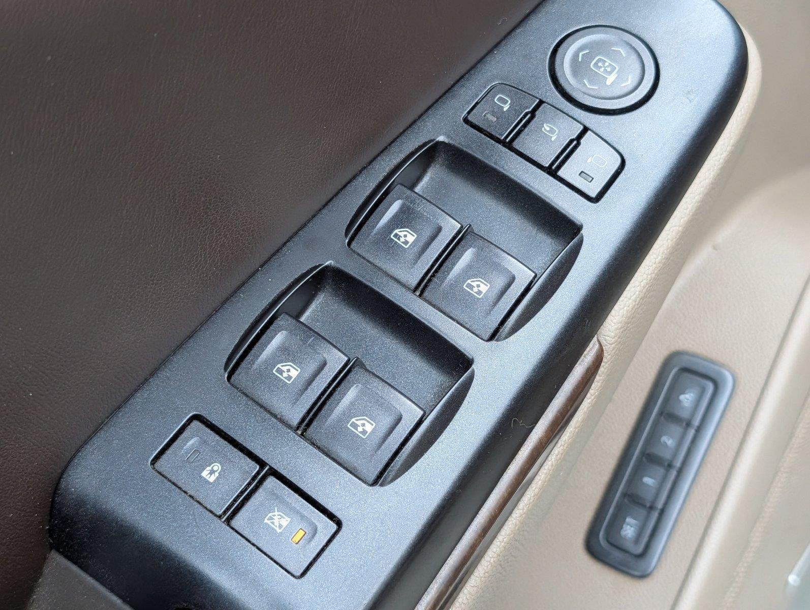 Used 2015 Champagne Silver Metallic Chevrolet LT image 15