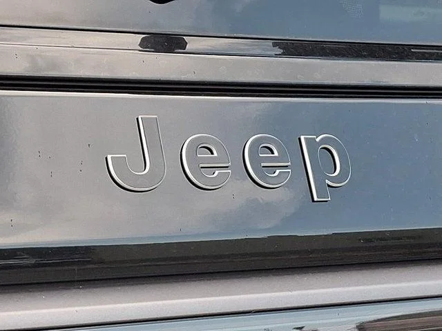New 2026 High Gloss Black Exterior Paint Jeep Limited Altitude image 11