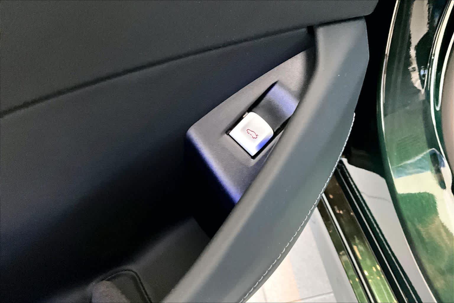 New 2026 Oxford Green Metallic BMW M850i image 18