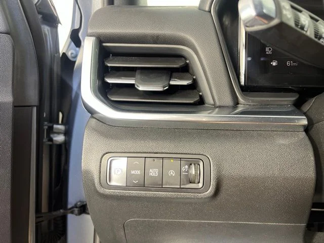 Used 2025 Silver GMC Elevation image 11