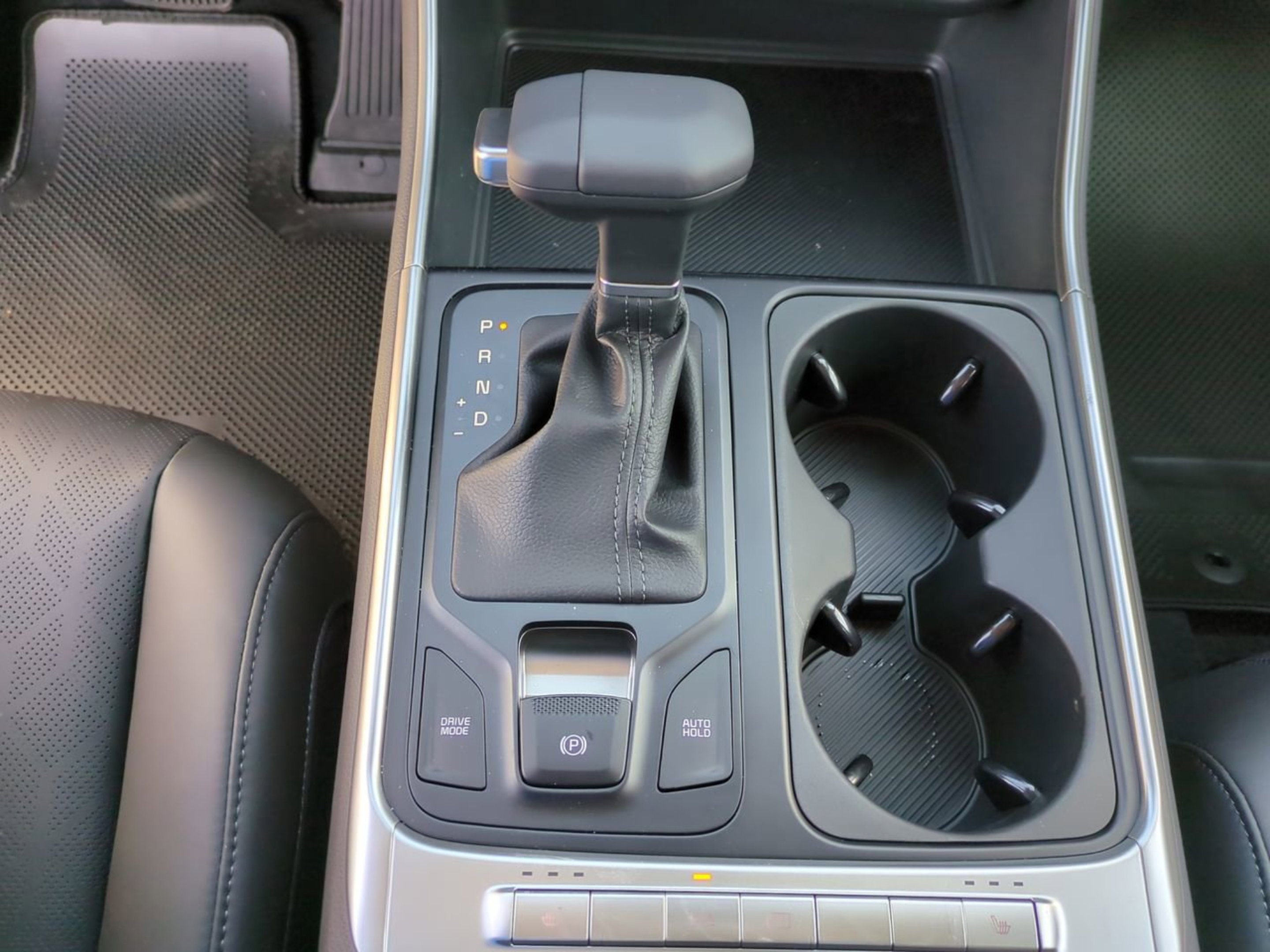 New 2026 Snow White Pearl Kia LXS image 21