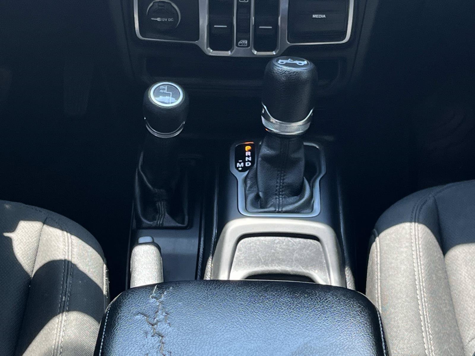 Used 2018 Black Clearcoat Jeep Sport S image 18