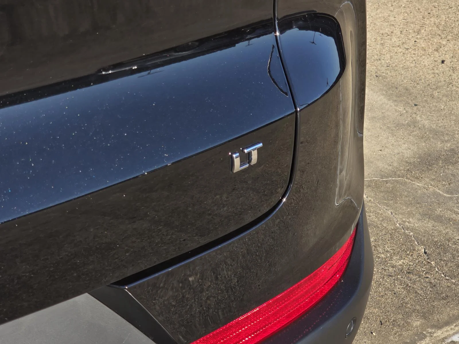 Used 2025 Mosaic Black Metallic Chevrolet LT image 8