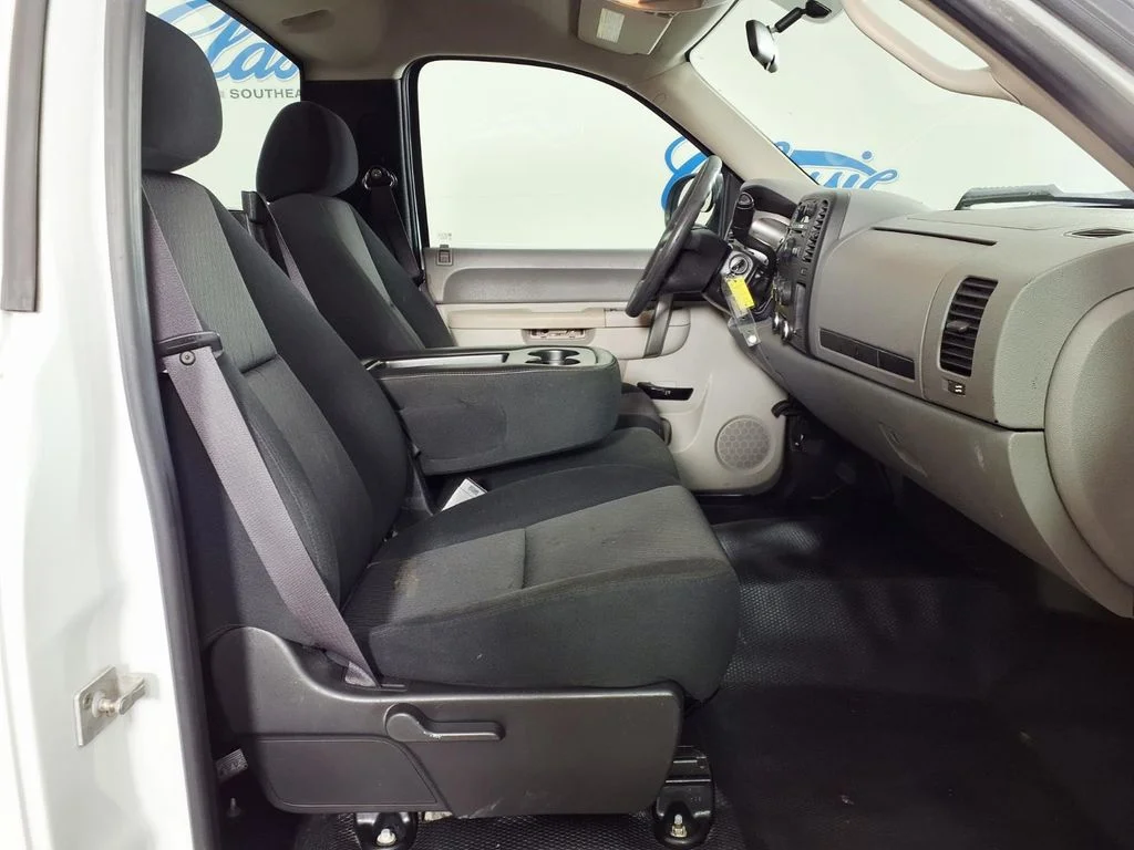 Used 2011 White GMC Work Truck image 11