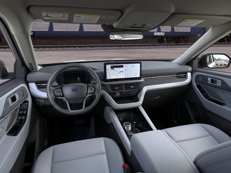 New 2026 Star White Metallic Tri-Coat Ford Platinum™ image 9