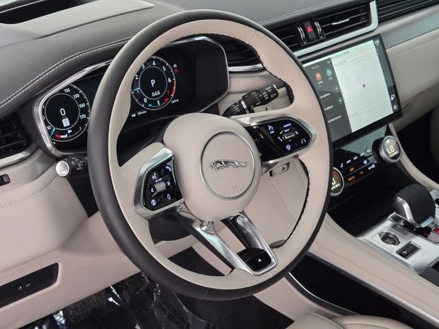 2025 Jaguar F-PACE R-Dynamic S - Photo 21