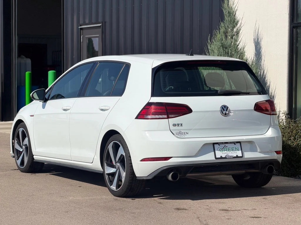 Used 2018 White Volkswagen 2.0T SE image 3