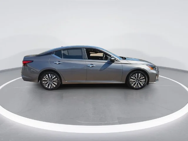 Used 2025 Gray Nissan 2.5 SV image 9
