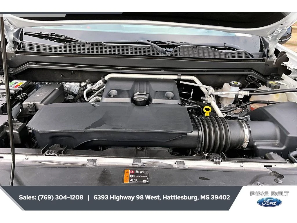 Used 2024 Summit White Chevrolet 4WD Z71 image 8