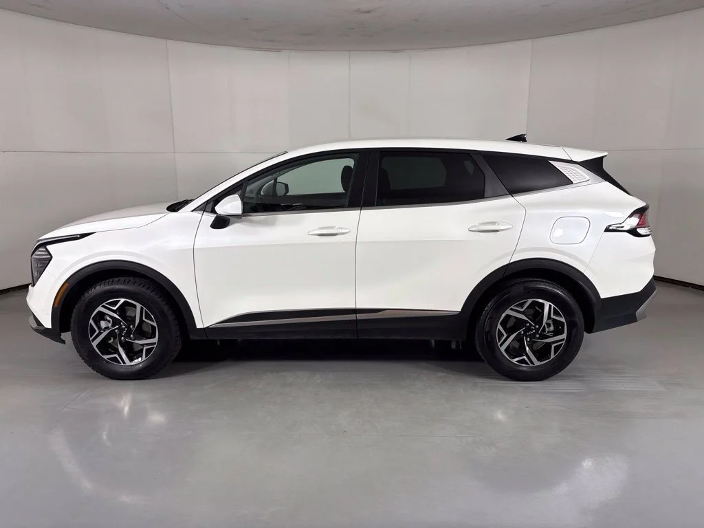 Used 2024 White Kia LX image 5