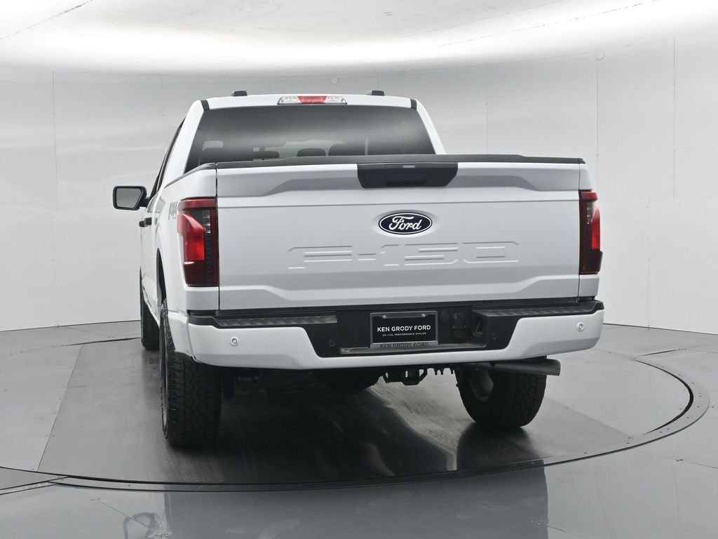 New 2026 Oxford White Ford XLT image 27