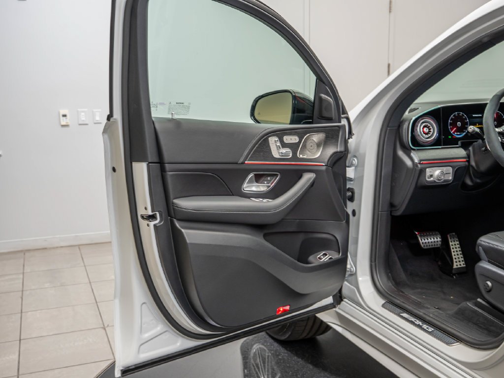 New 2027 MANUFAKTUR Moonlight White Metallic Mercedes-Benz AMG® GLE 53e 4MATIC+ Coupe image 30