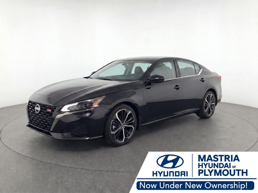 Used 2024 Black Nissan 2.5 SR image 1
