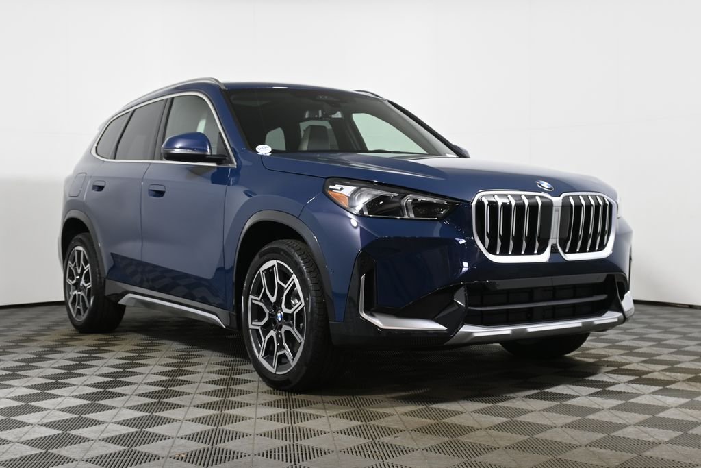 Used 2026 Blue BMW xDrive28i image 9
