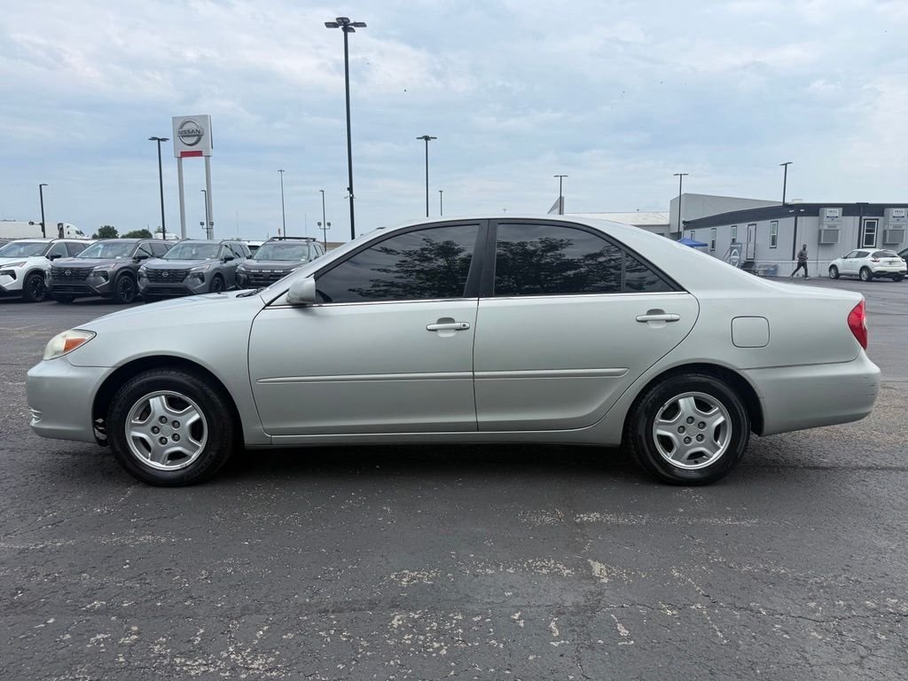 Used 2003 Silver Toyota LE image 5
