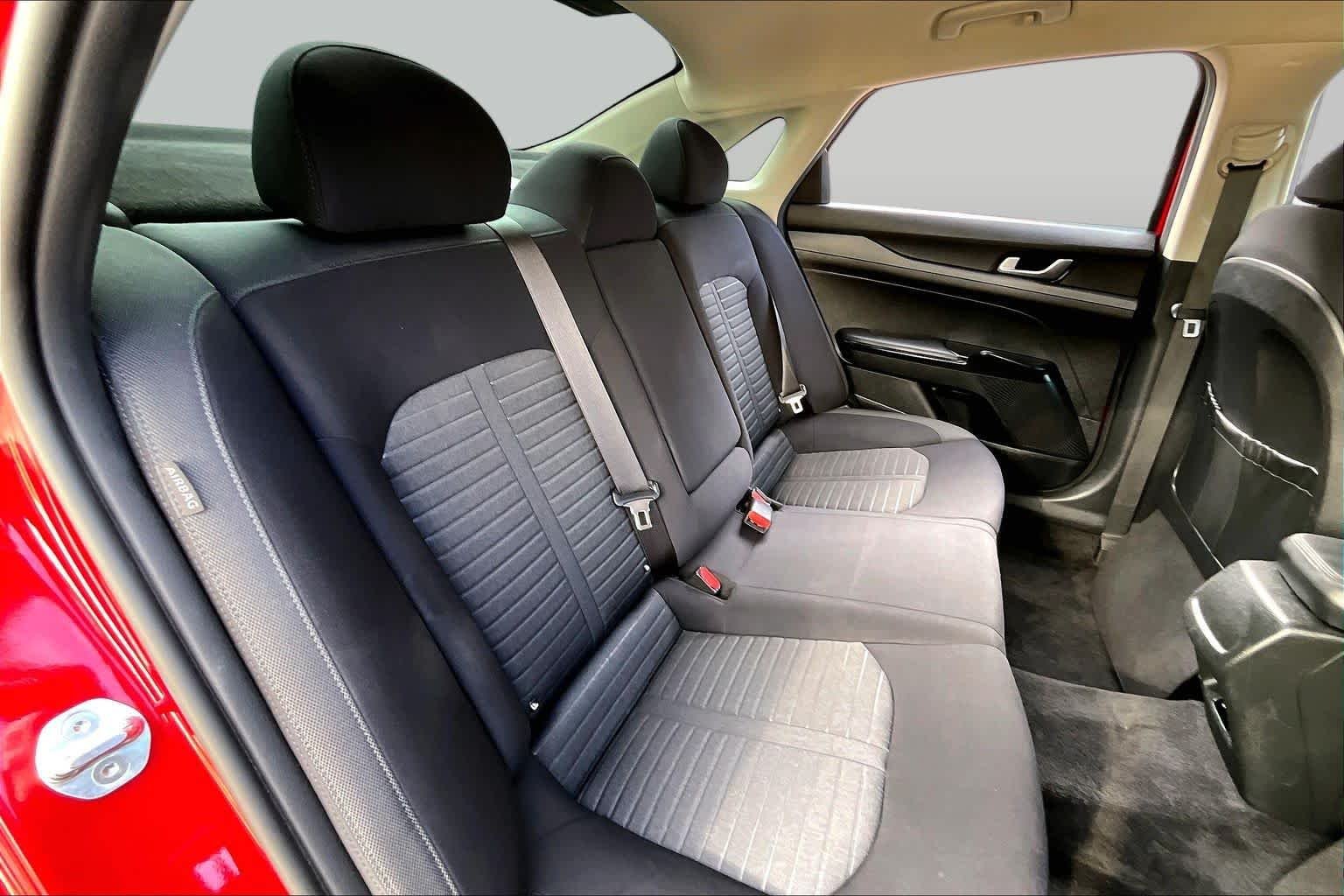 Used 2025 Runway Red Kia LXS image 19