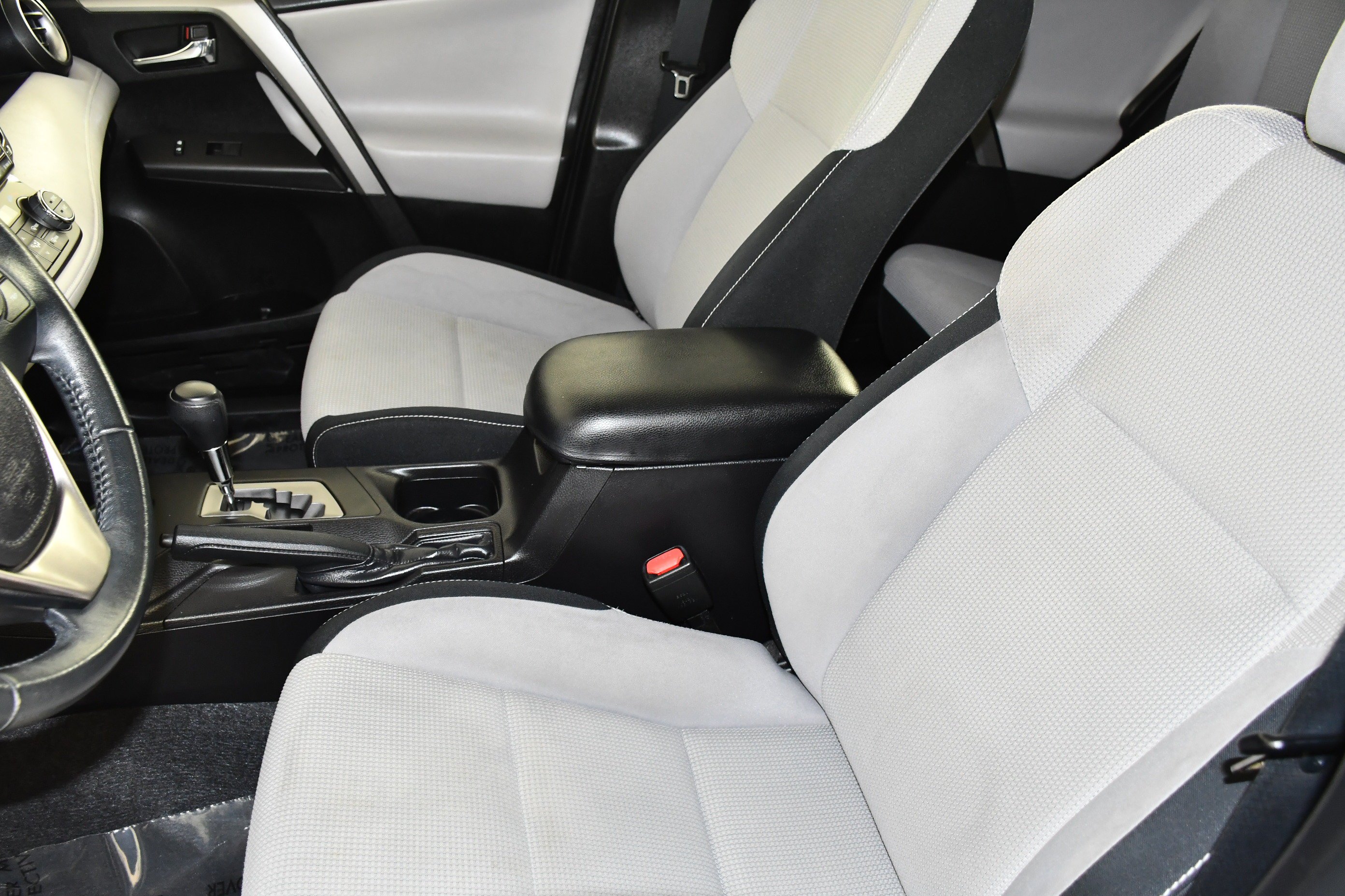 Used 2016 Black Toyota XLE image 37