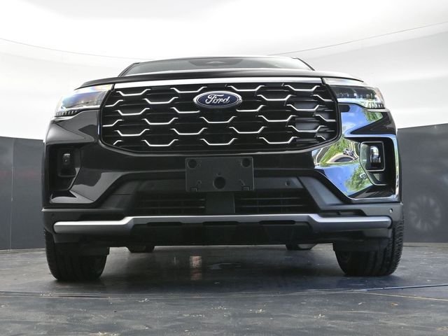 Used 2025 Black Metallic Ford Platinum image 34
