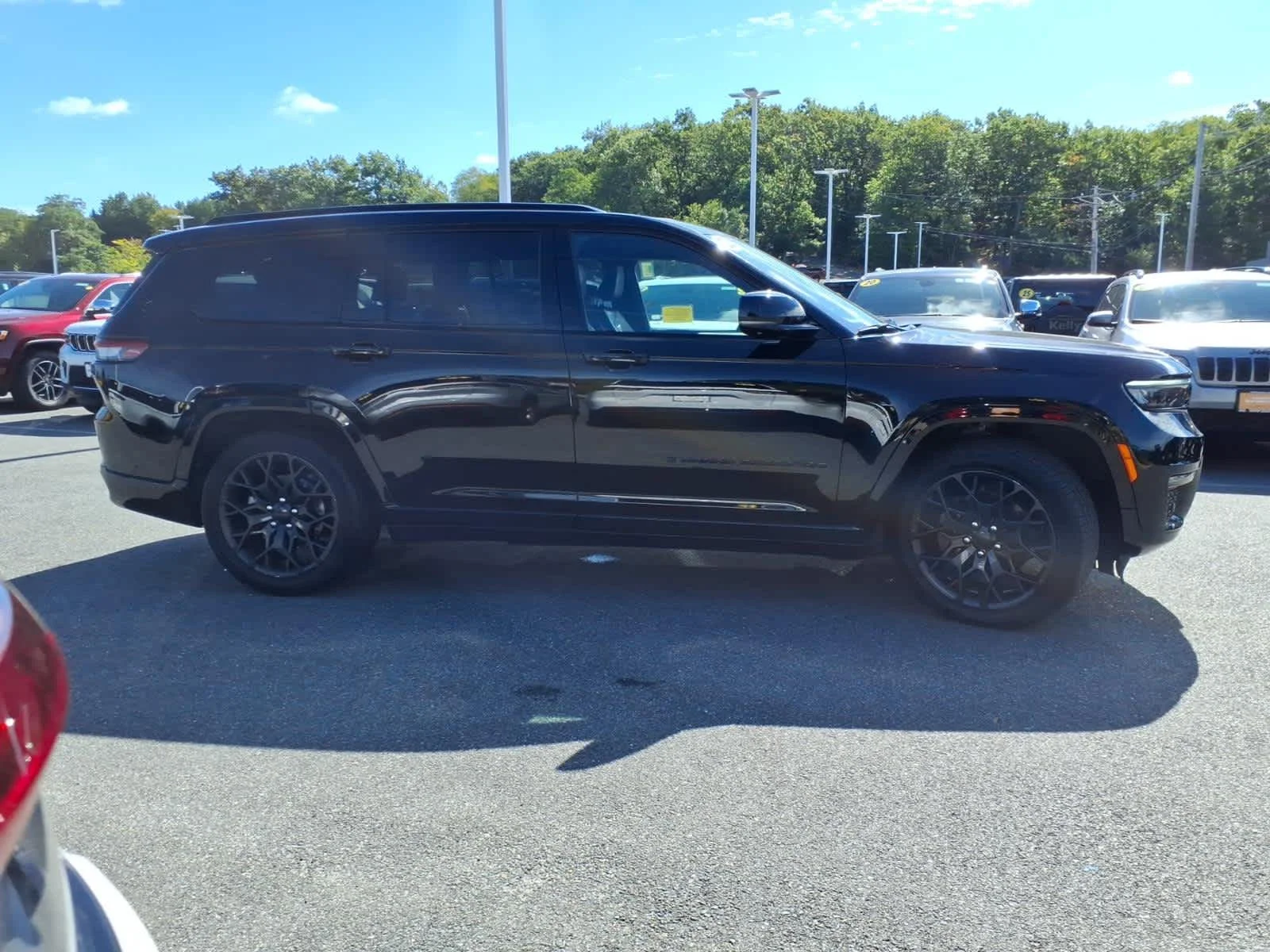 Certified Used 2023 Diamond Black Crystal Pearlcoat Jeep Summit Reserve image 6