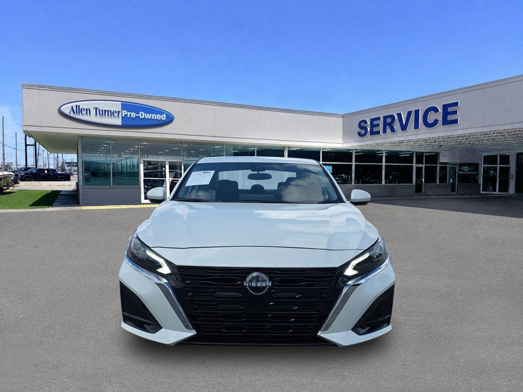 Used 2024 Pearl White Tricoat Nissan 2.5 SL image 3