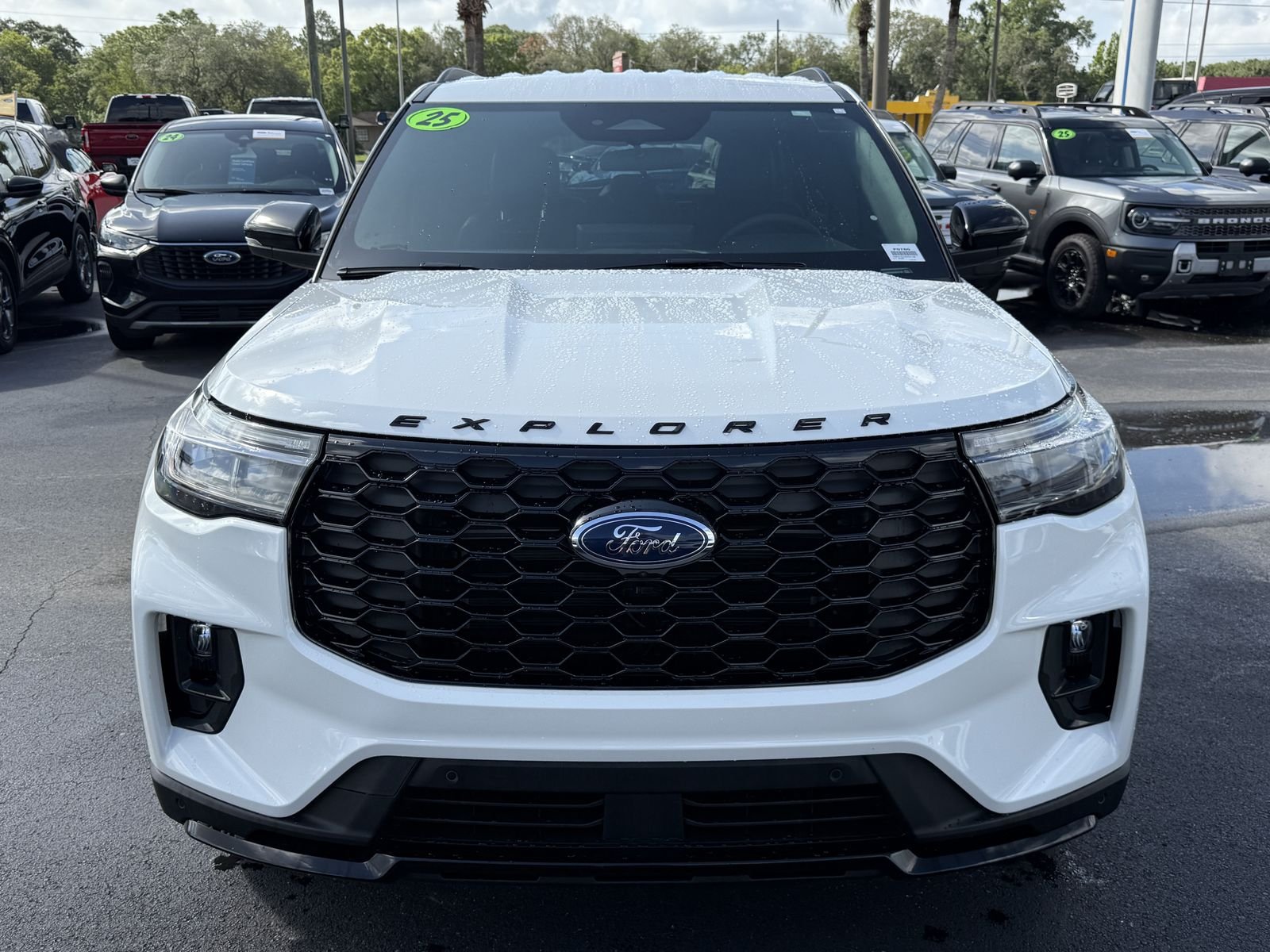 Used 2025 White Metallic Ford ST-Line image 9
