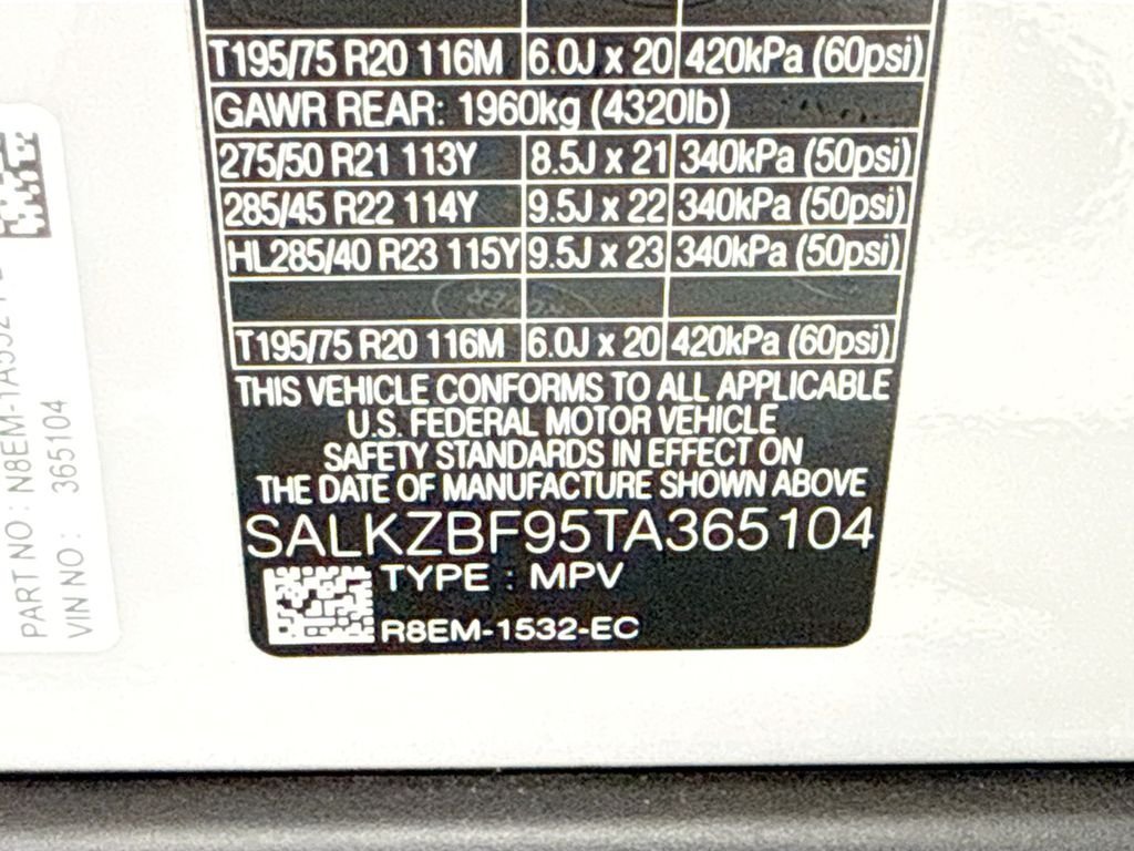 New 2026 Borasco Grey LAND ROVER SV Signature Suite image 34