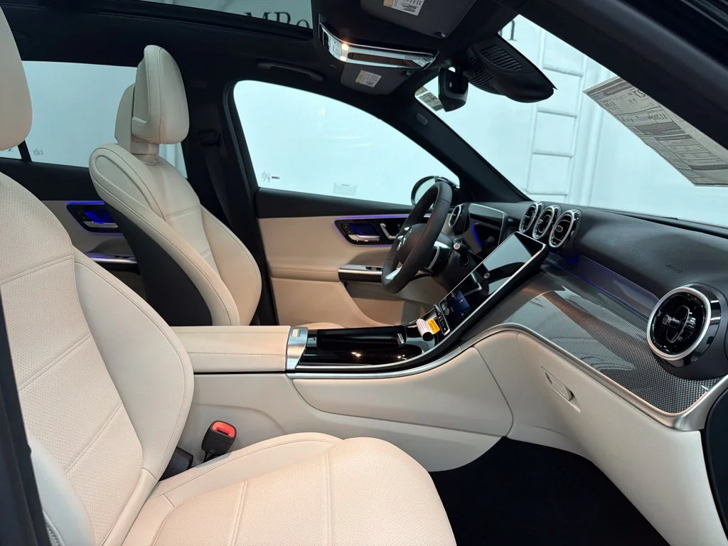 New 2027 Black Mercedes-Benz GLC 300 image 29