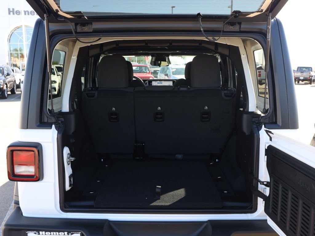 New 2026 Bright White Clear-Coat Exterior Paint Jeep Sport S image 15