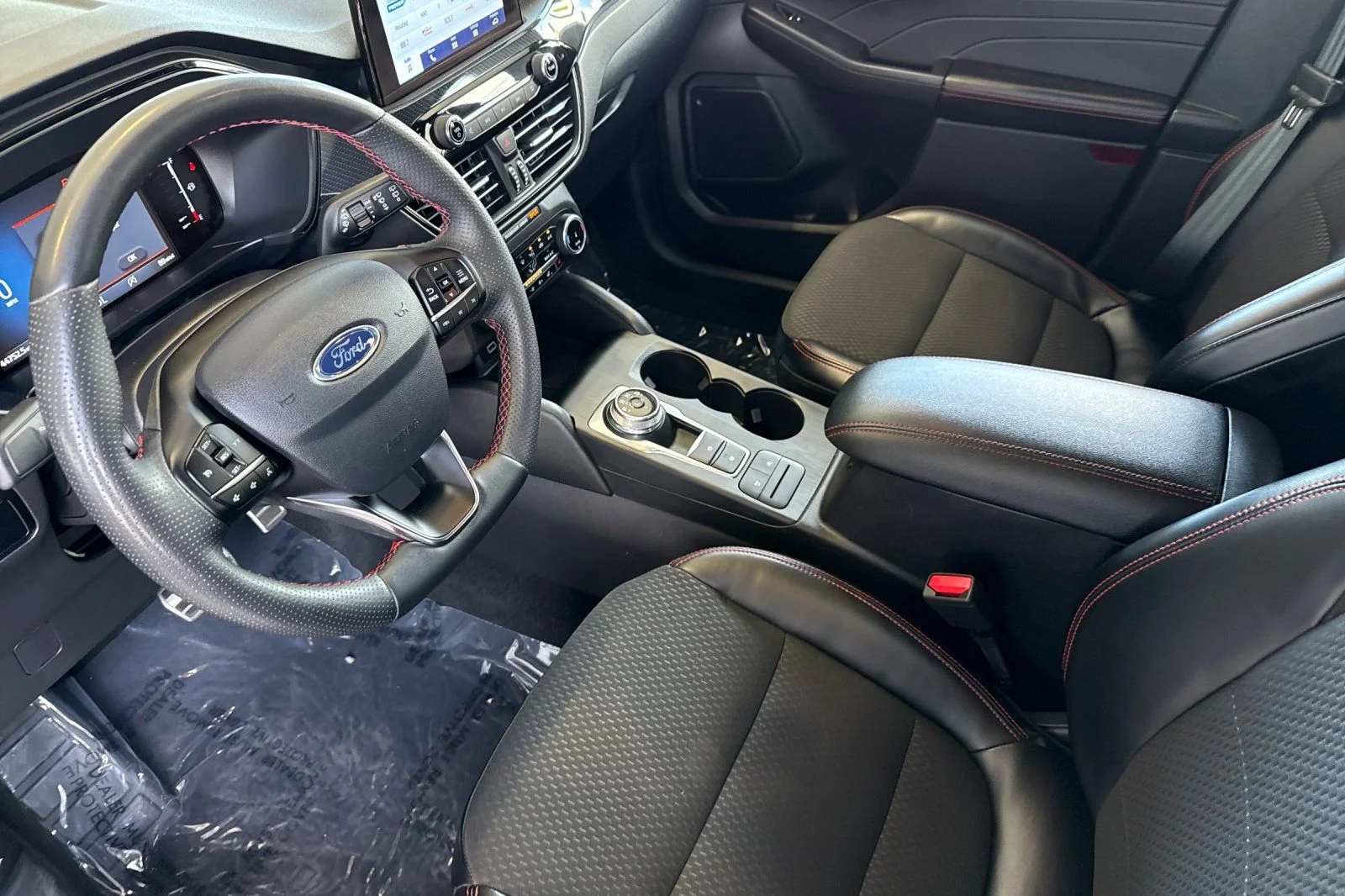 2024 Ford Escape ST-Line - Photo 7