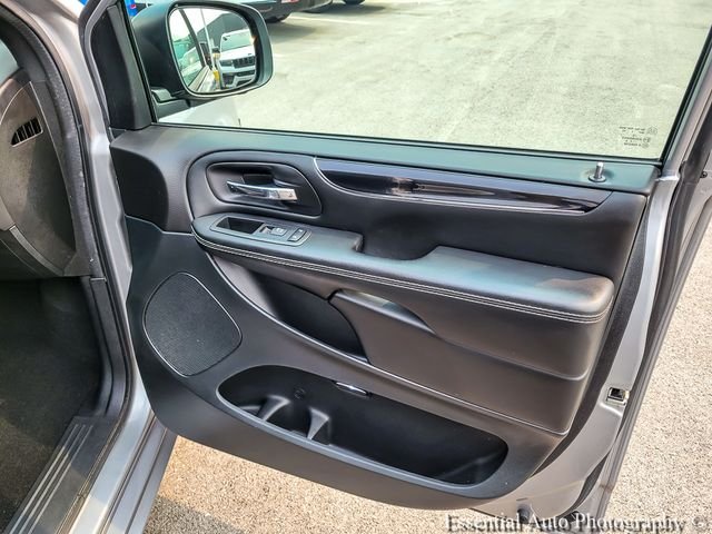 Used 2018 Silver Dodge SE Plus image 25