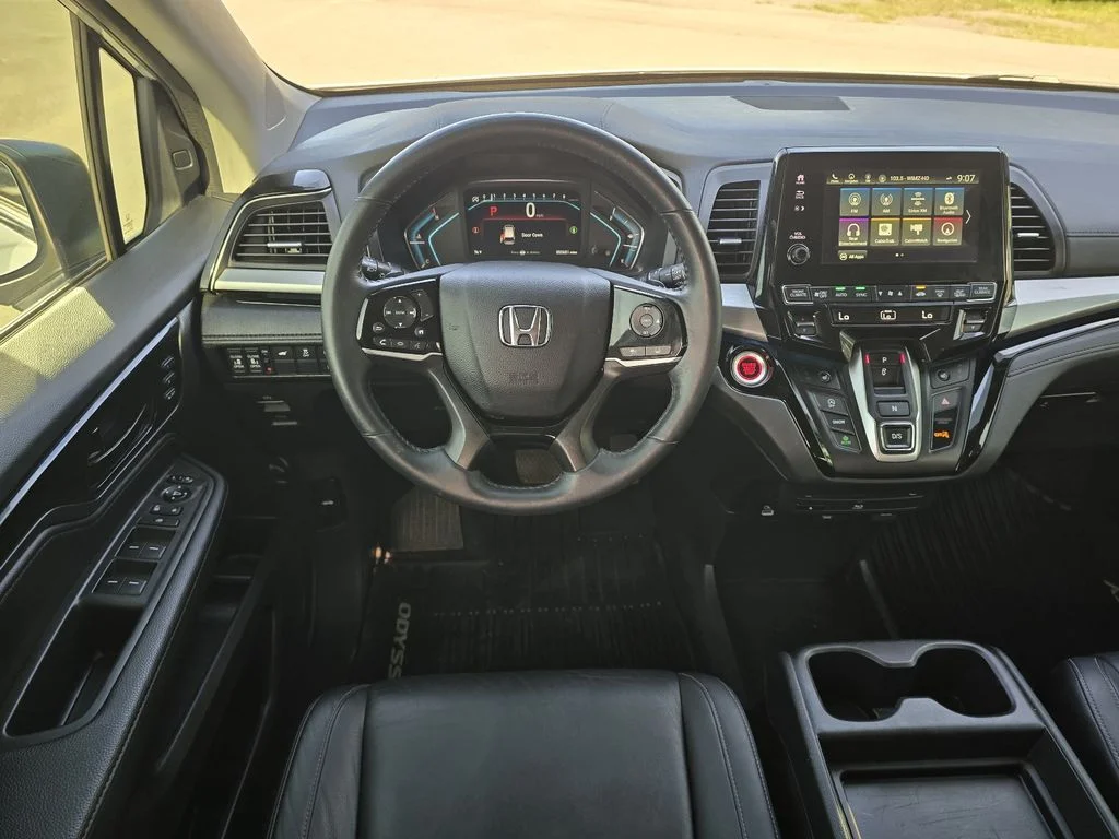 Used 2023 Platinum White Pearl Honda Touring image 14