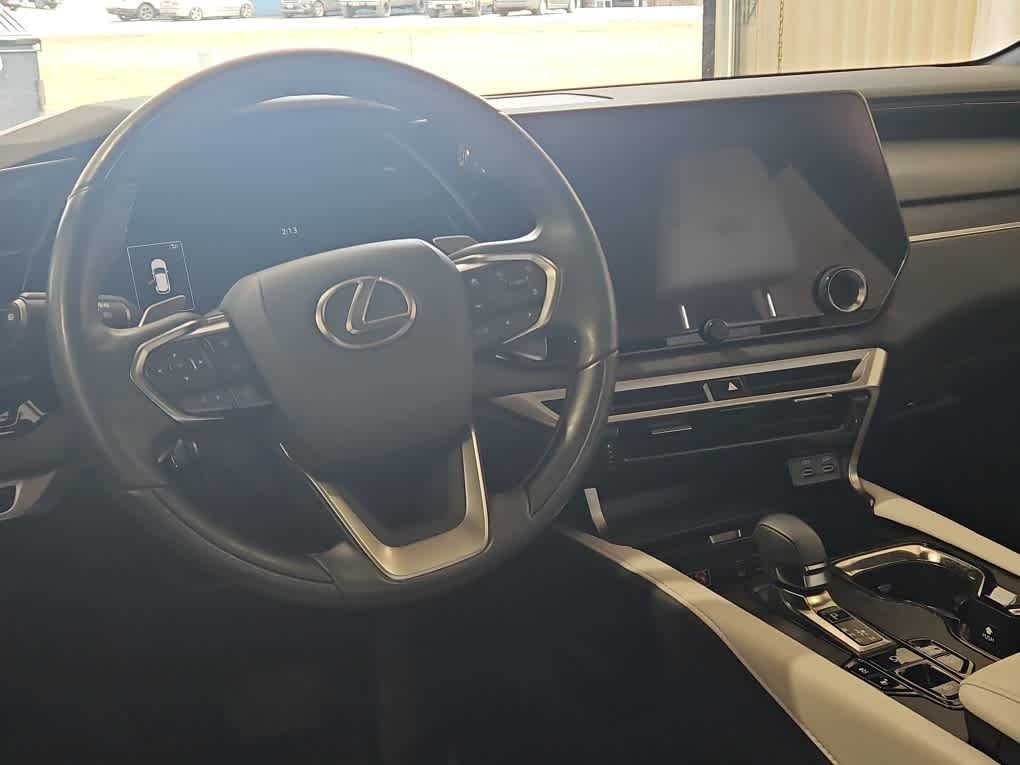 Used 2023 Eminent White Pearl Lexus Premium image 12
