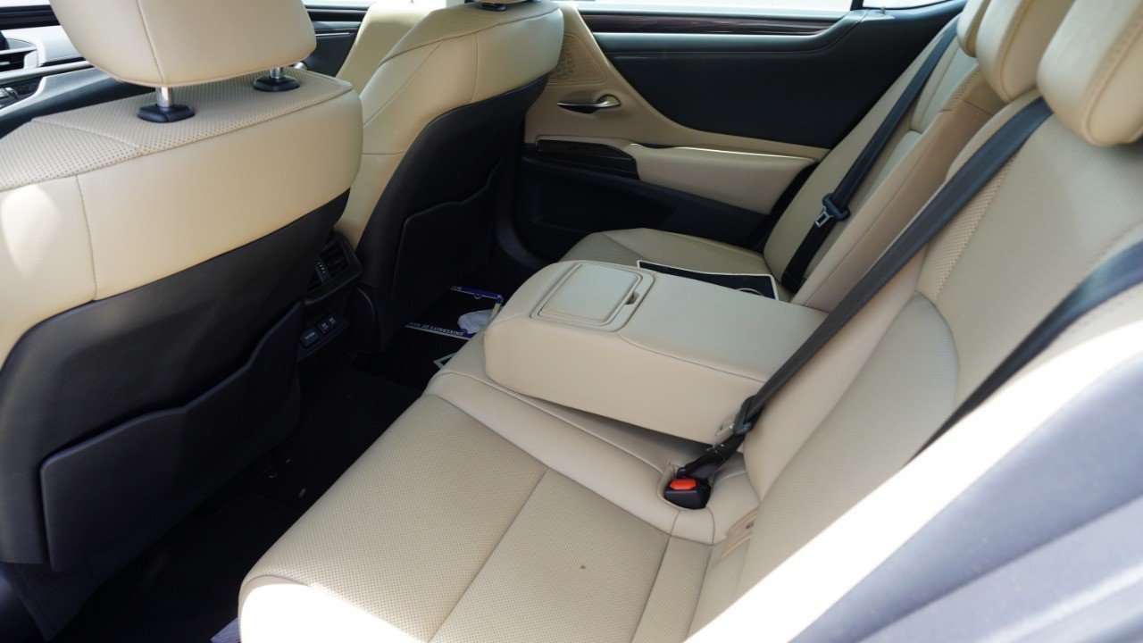 Used 2019 Black Lexus ES 350 image 12