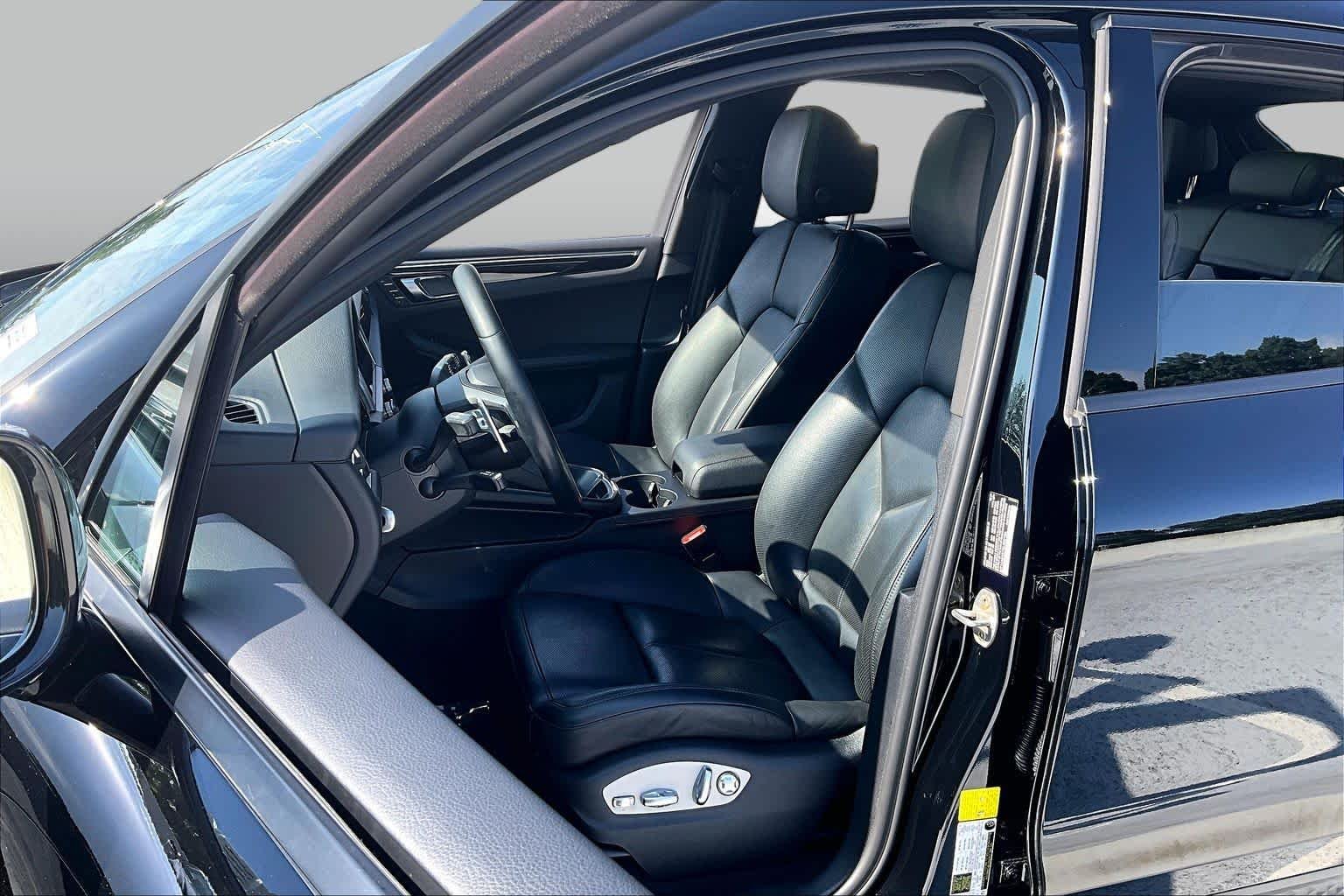 Used 2022 Black Porsche  image 8