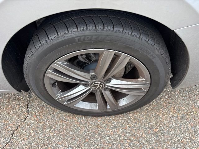 Used 2023 Silver Volkswagen 1.5T SE image 11