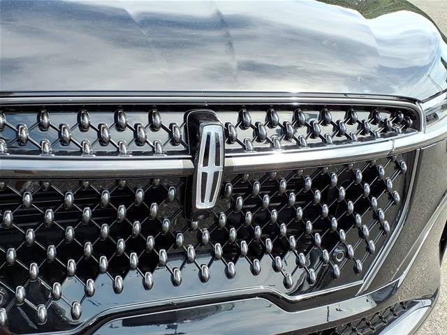 New 2026 Infinite Black Metallic Clearcoat Lincoln Reserve image 13