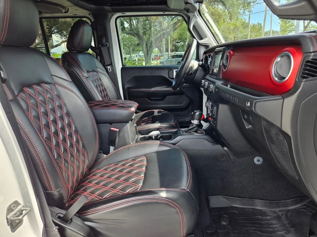 Used 2018 White Jeep Unlimited Rubicon image 22