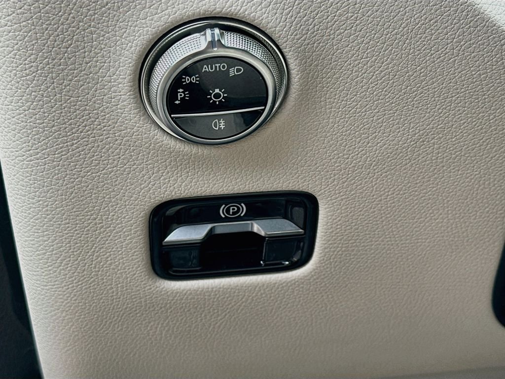 Certified Used 2026 Red Mercedes-Benz GLC 300 image 10