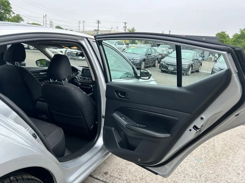 Used 2024 Silver Nissan 2.5 SV Sedan 4D image 23