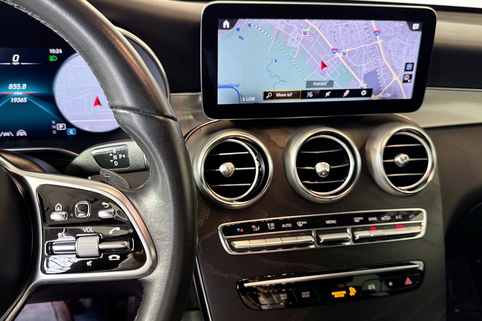 Used 2022 Black Mercedes-Benz GLC 300 image 16