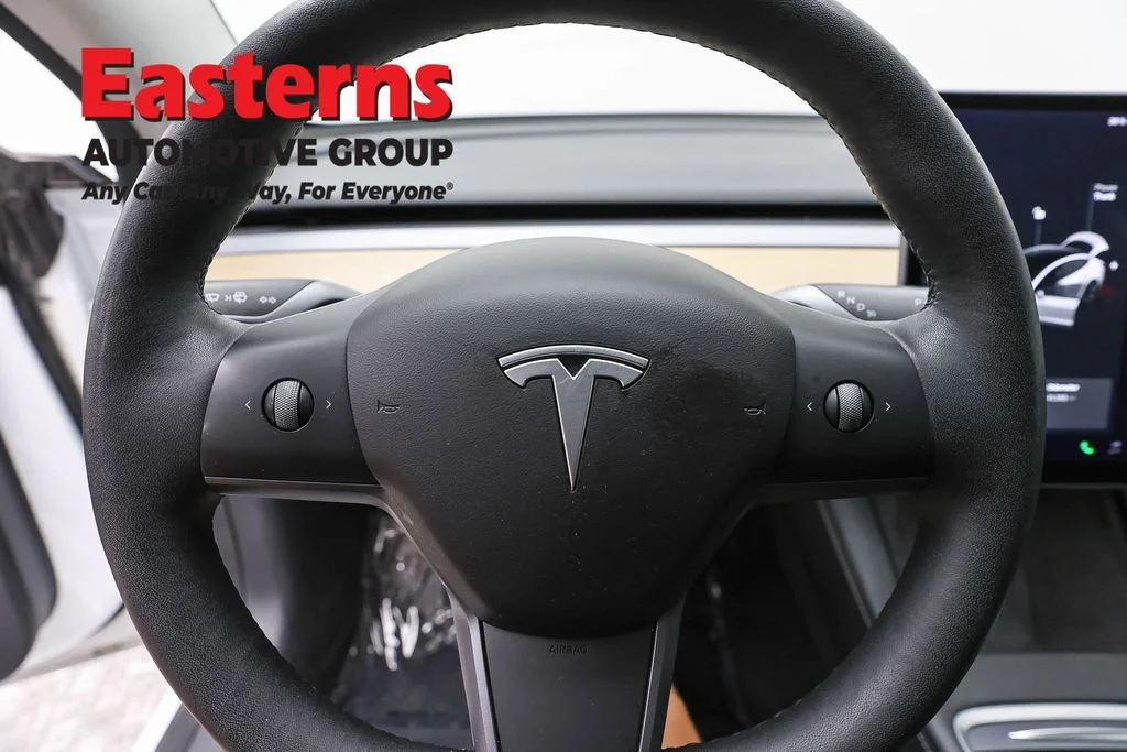 Used 2021 White Tesla Standard Range Plus image 10