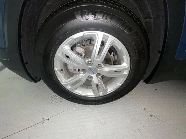 Used 2024 Blue GMC SLE image 10