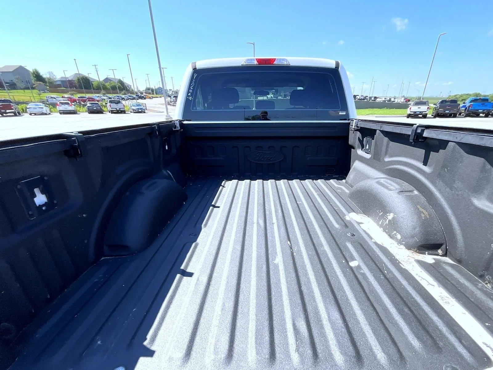 Used 2018 White Ford XL image 24